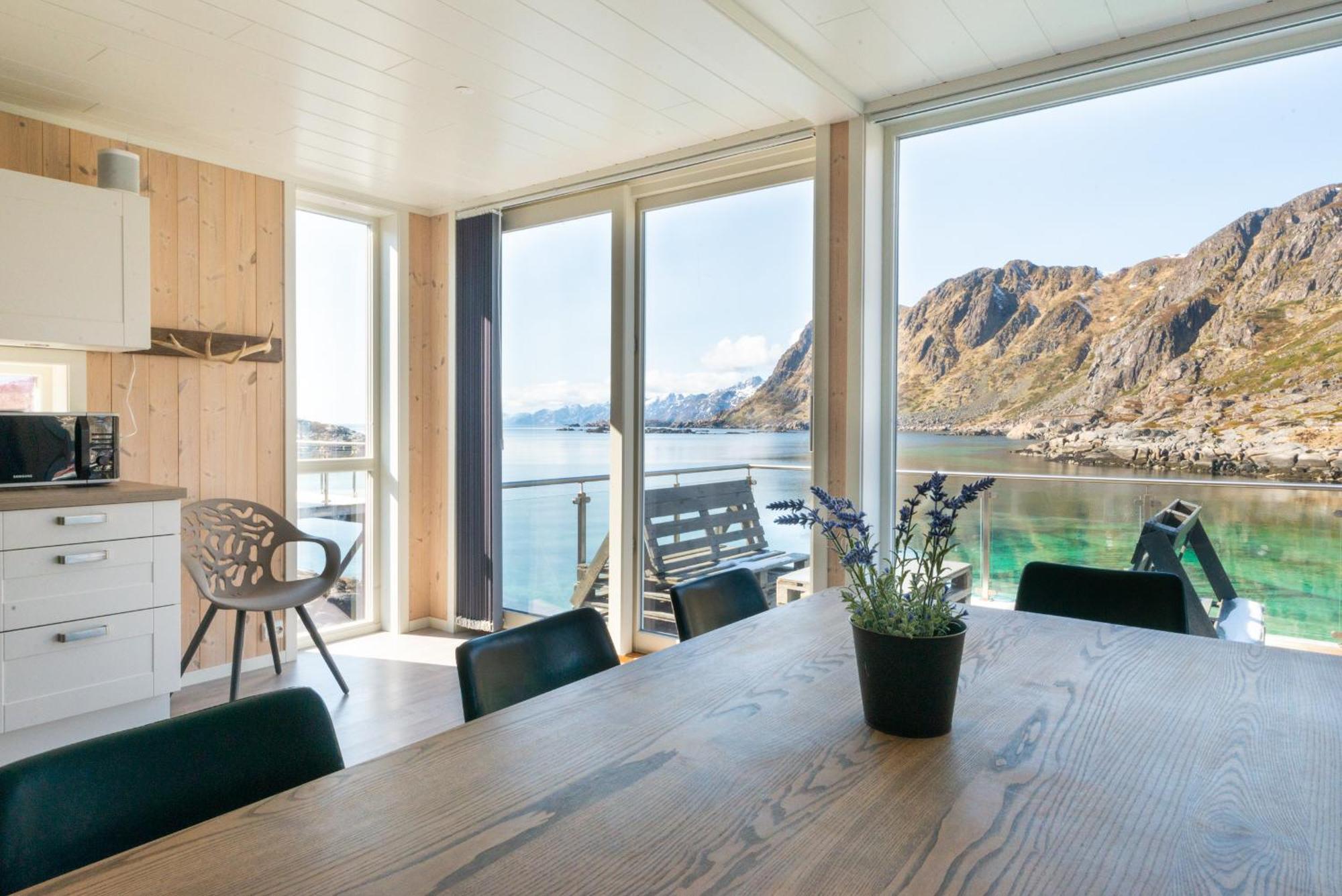 Lofoten Waterfront Luxury Lodge Ballstad Exterior foto